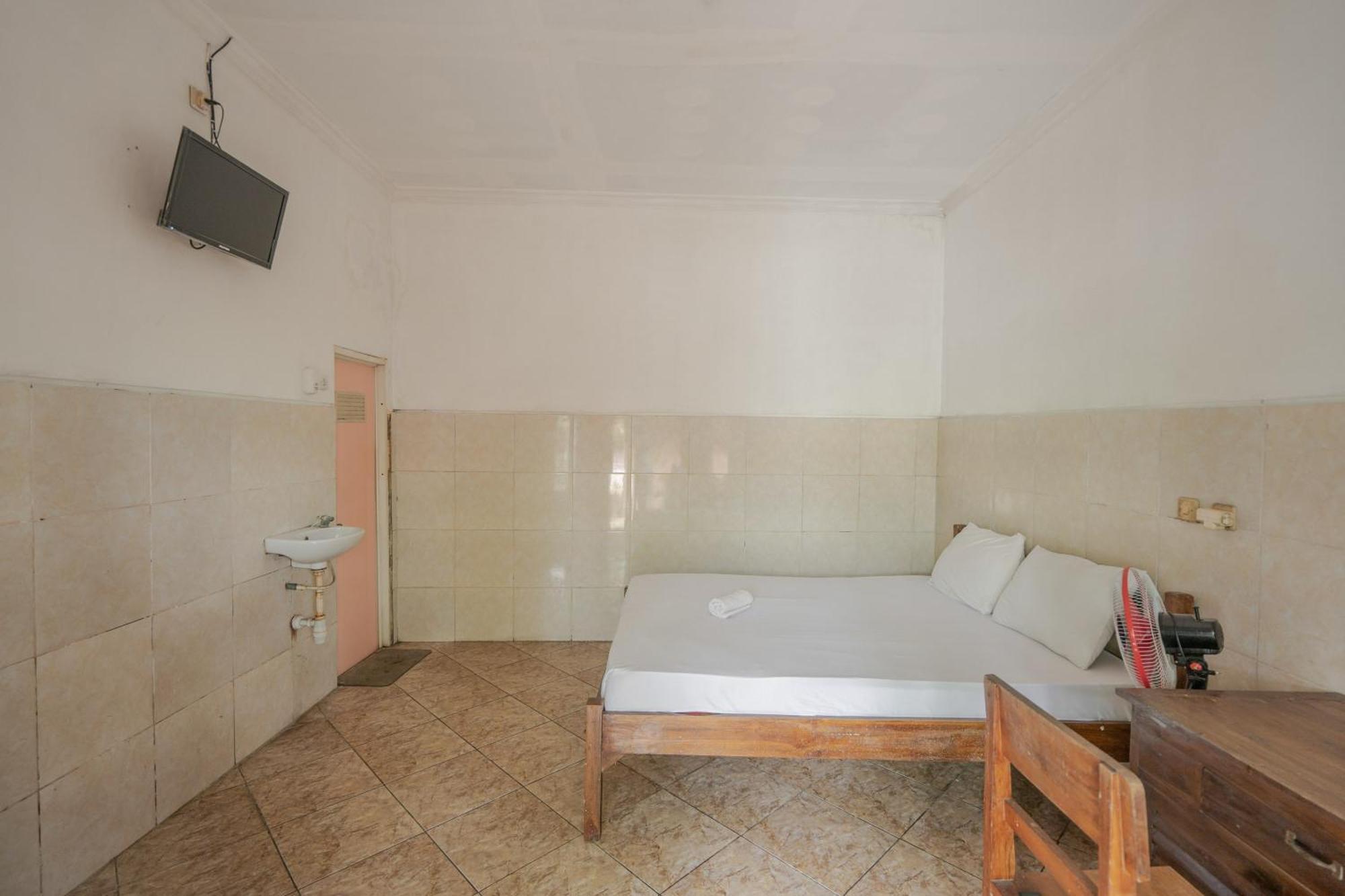 Rommeo Inn Lovina Mitra Reddoorz Temukus Buitenkant foto