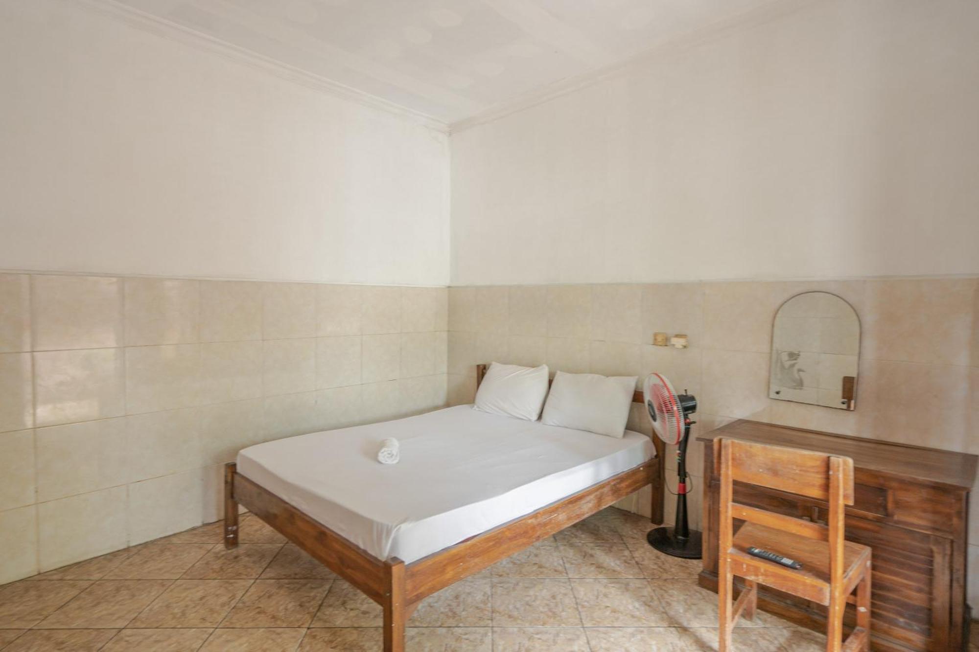 Rommeo Inn Lovina Mitra Reddoorz Temukus Buitenkant foto