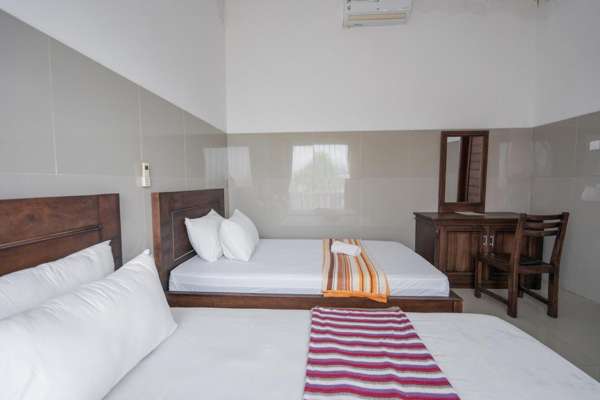 Rommeo Inn Lovina Mitra Reddoorz Temukus Buitenkant foto