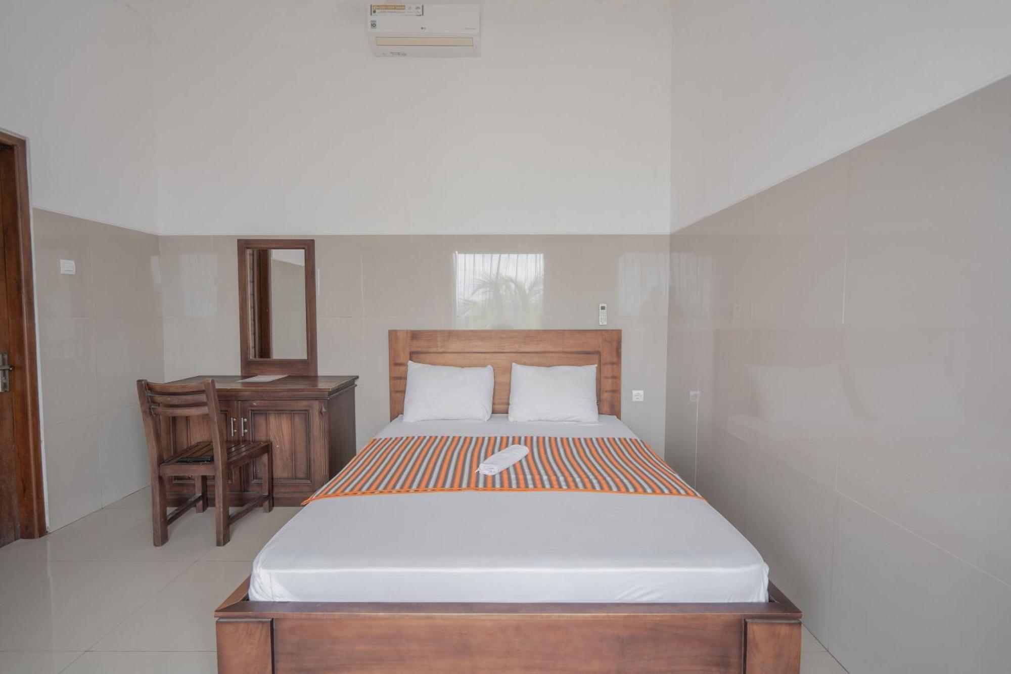 Rommeo Inn Lovina Mitra Reddoorz Temukus Buitenkant foto