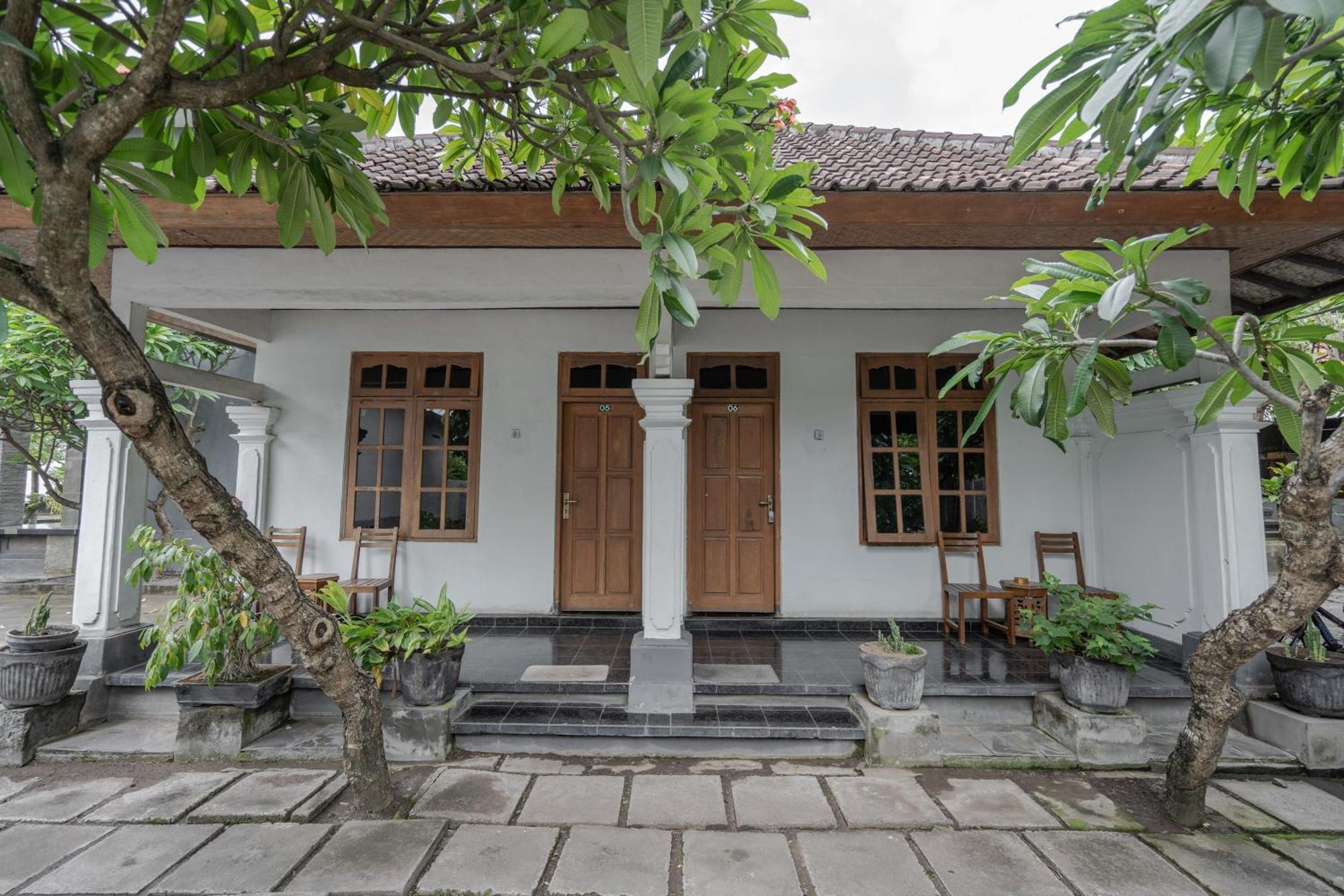 Rommeo Inn Lovina Mitra Reddoorz Temukus Buitenkant foto